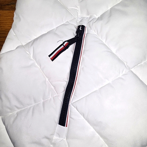 TOMMY HILFIGER PUFFER JACKET - Picture 15 of 15